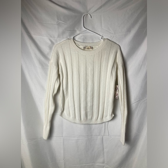 Pink Republic‎ white sweater NWT woman’s size xsmall - Picture 1 of 8